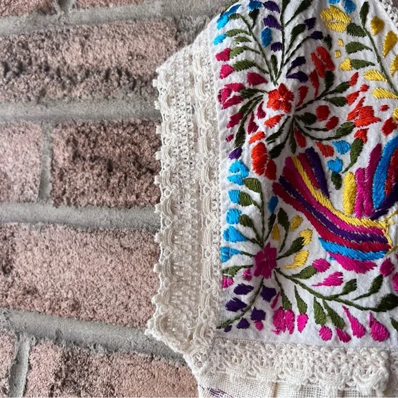 SUMMER TOP | Tan handmade embroidered crocheted shoe sleeve cottage core shirt - Picture 2 of 16